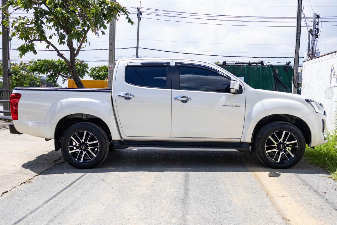 Isuzu Dmax Cab4 Hilander 1.9 ZP Stealth M/T 2020 *LK0535*